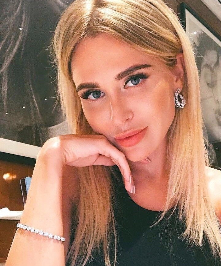 Карина привлекальеная девушка из Благовещенска цена от 3500 руб