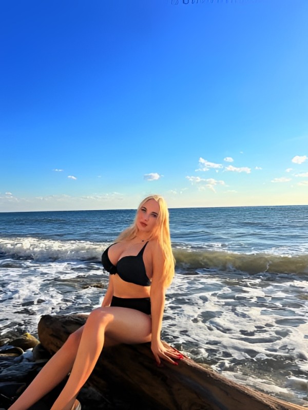 Арнелла привлекательная девушка из Благовещенска цена от 10000 руб