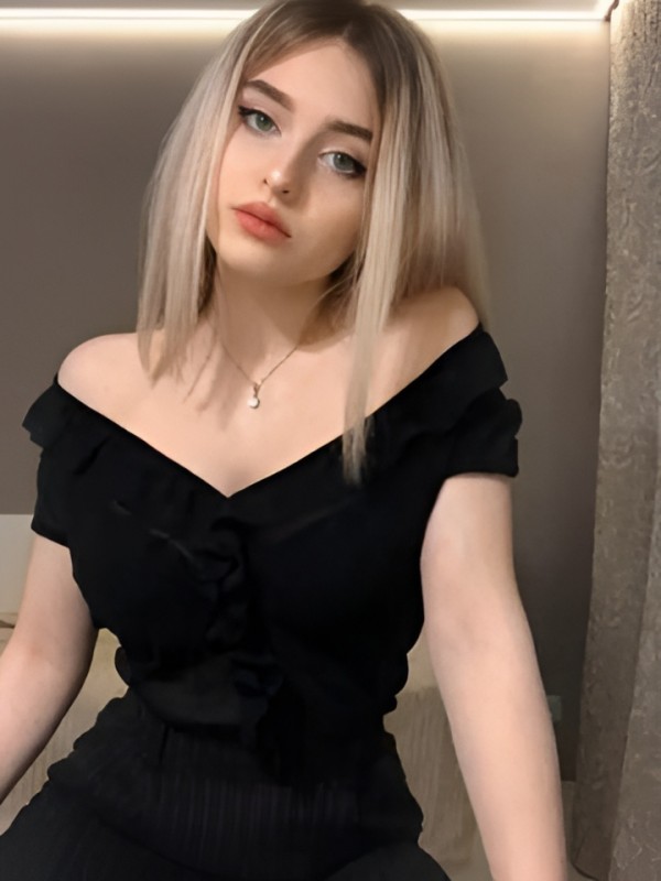 Кира привлекательная девушка из Благовещенска цена от 4000 руб