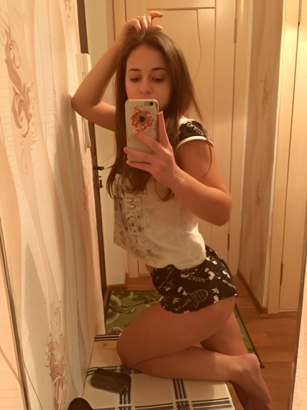 Риана привлекательная девушка из Благовещенска цена от 5000 руб