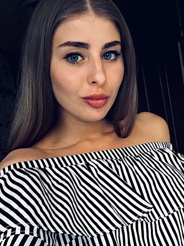 Алена привлекательная девушка из Благовещенска цена от 3500 руб