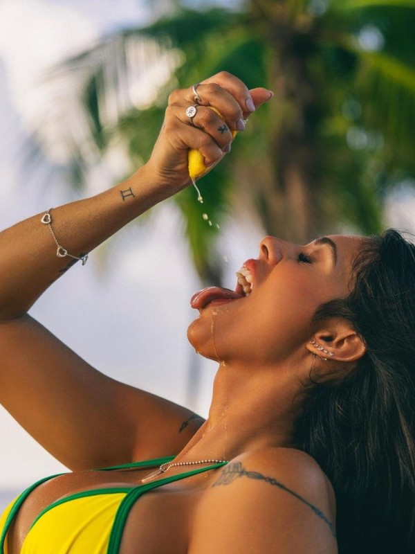 Карина привлекательная девушка из Благовещенска цена от 4000 руб