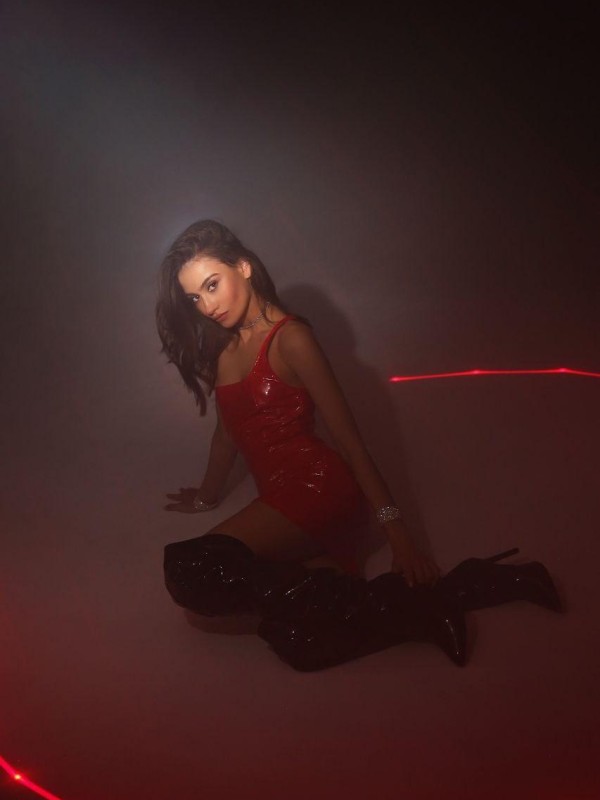 Сабрина привлекательная девушка из Благовещенска цена от 10000 руб